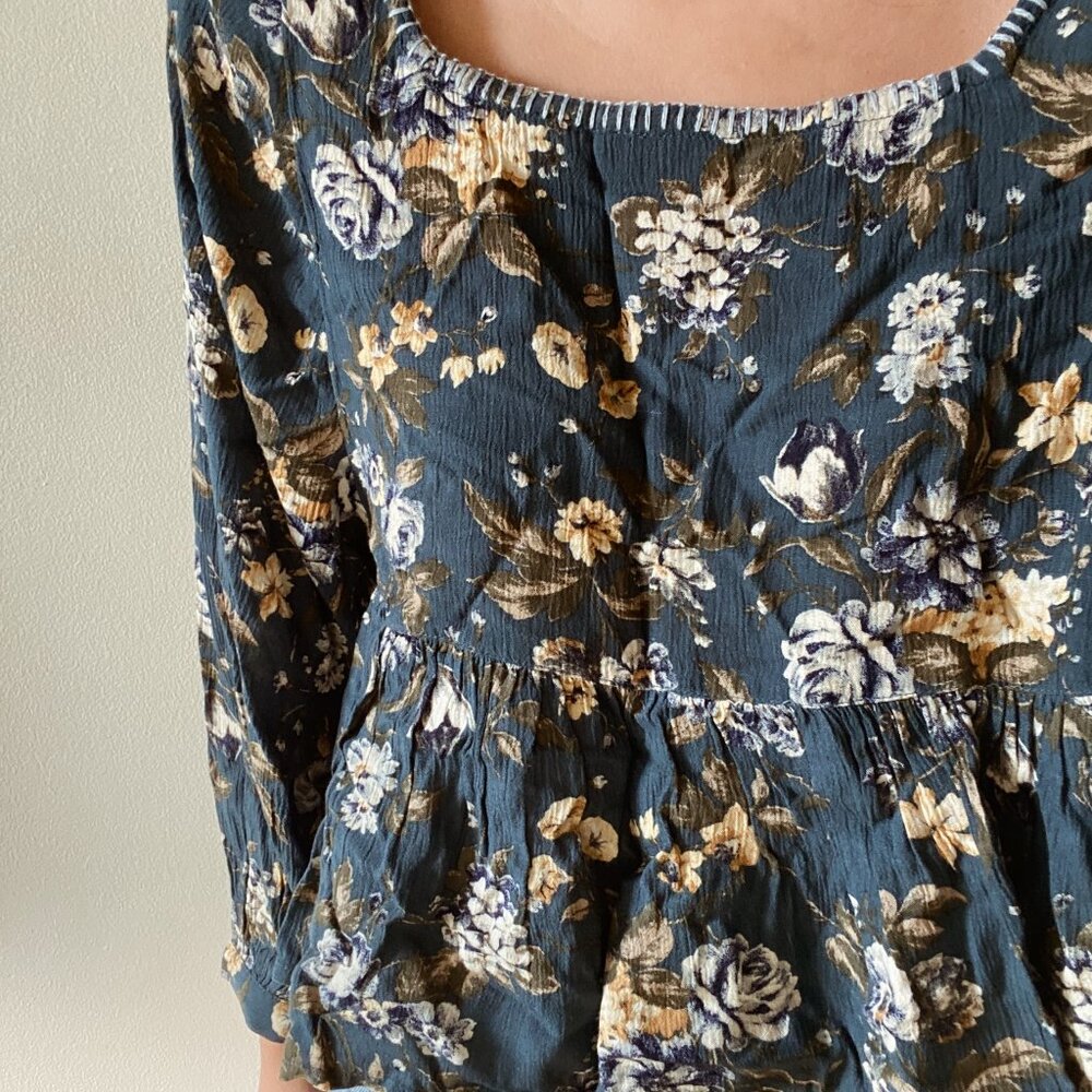 American Eagle Floral Long Sleeve Blouse